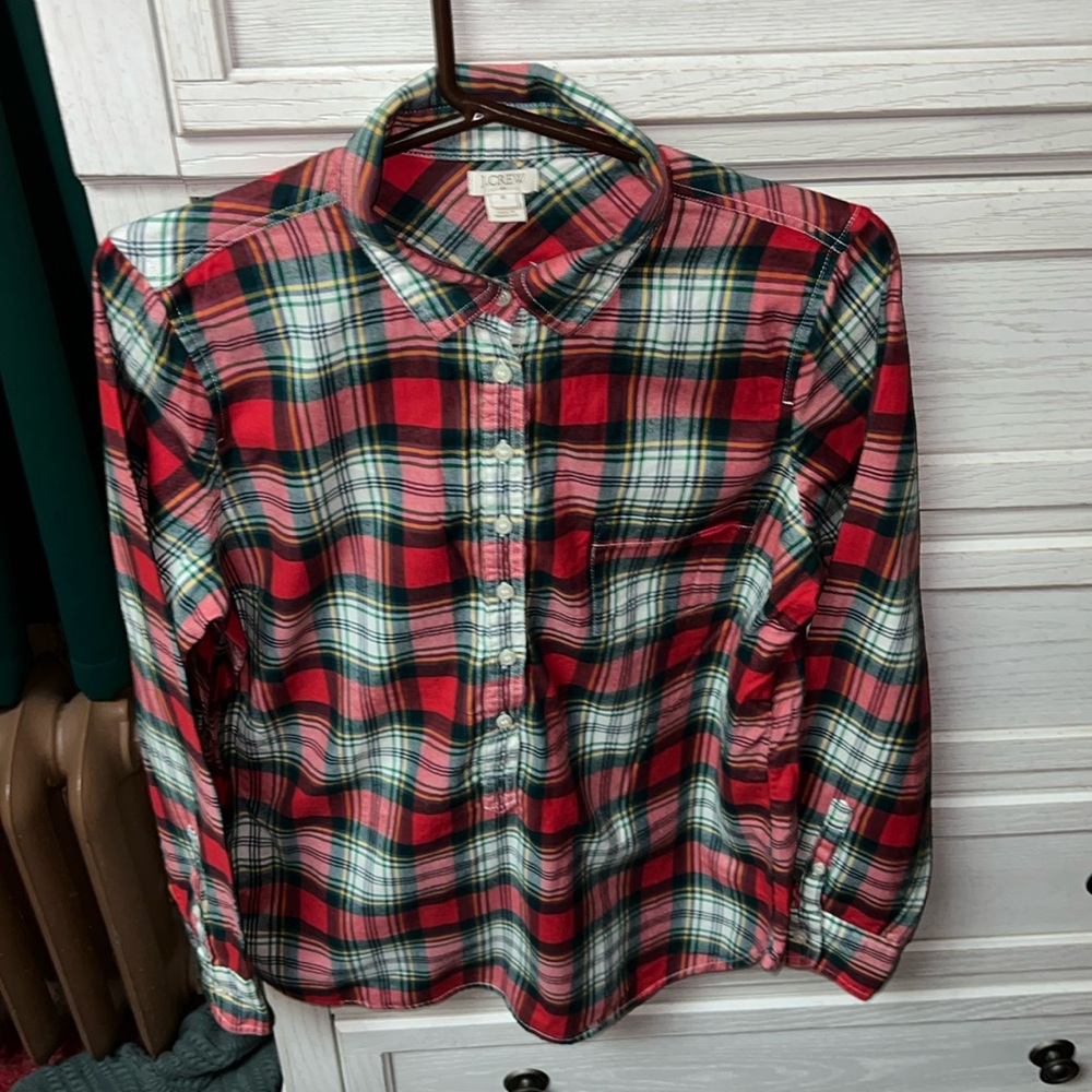J Crew red/green/ white plaid top, 3/4 front button, long sleeves, Sz M